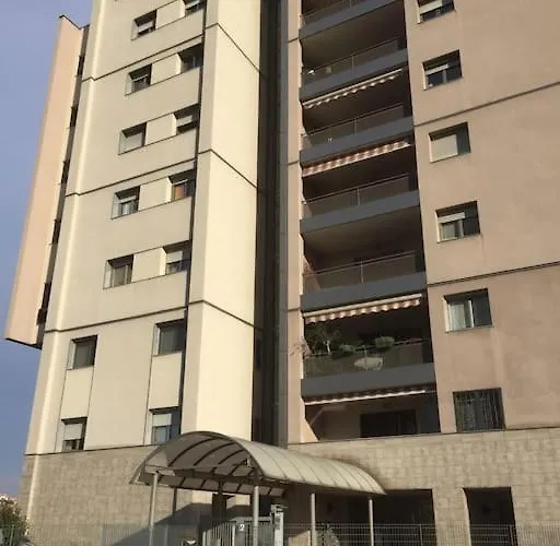 Apartament Flat Overlooking The Park Mediolan