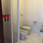 Flat Overlooking The Park מילאנו